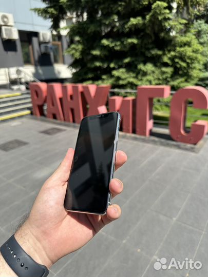 iPhone X, 256 ГБ