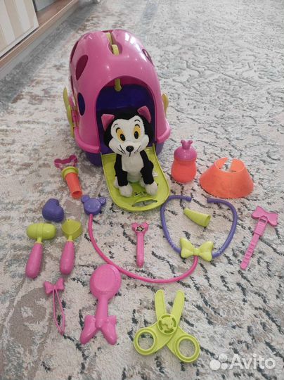 Котёнок из Дисней в чемоданчике с аксессуарами