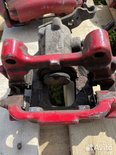 Суппорт тормозной Skoda Octavia A5 RS