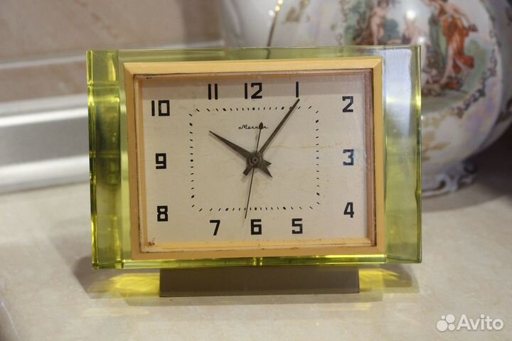 Часы настольные, механические, Молния, 1965 г.Отли