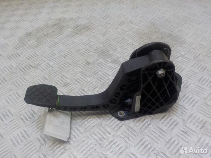 Педаль сцепления VW Volkswagen Golf 6