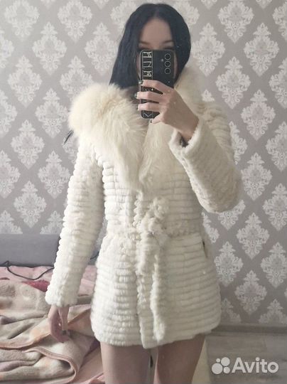 Шуба из кролика белая с поясом
