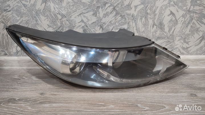 Фара Kia Sportage 2010-2016 921023U250 правая