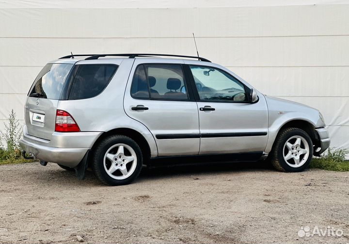 Mercedes-Benz M-класс 2.3 МТ, 1998, 335 345 км