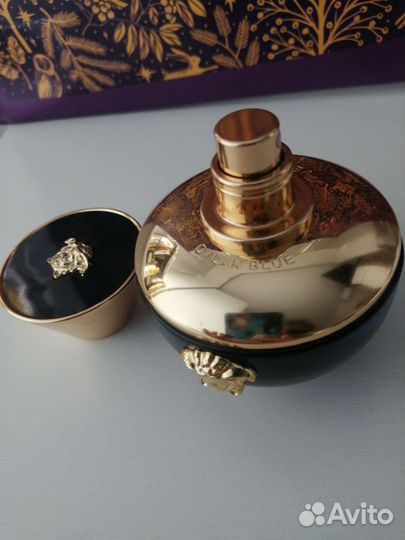 Парфюмированная вода versace