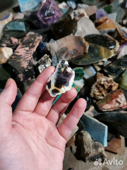 Агат Моховой, кабошон с диким краем