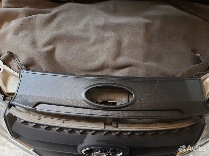 Заглушка решетки радиатора largus fl 2021год люкс