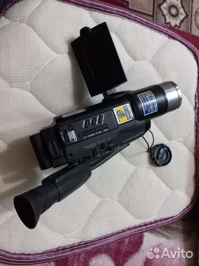 Видеокамера JVC,GR-fxm17a