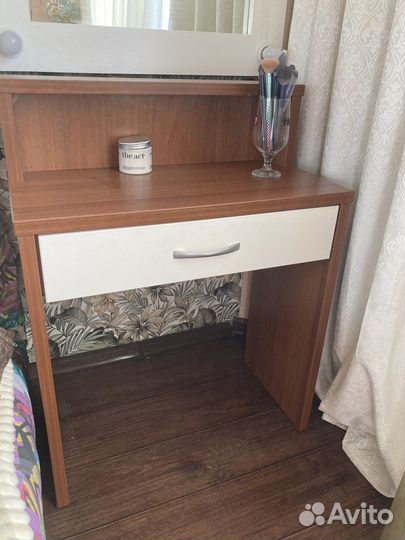 Туалетный столик