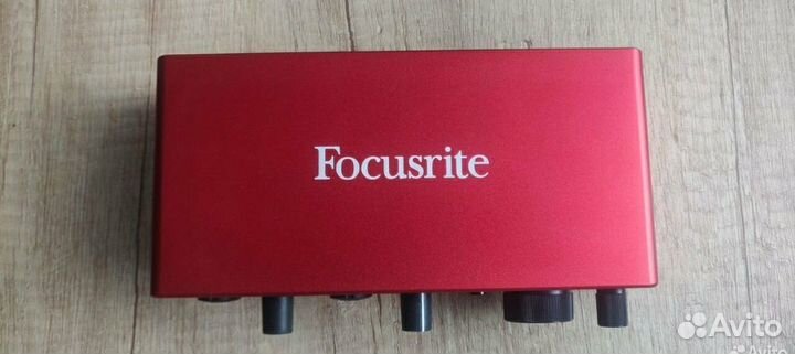 Внешняя звуковая карта focusrite