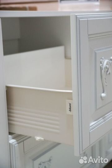 Мебель для кухни гостиной классика