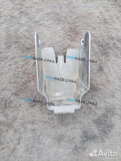 Накладка замка капота BMW 3 F30/F31/F34 рест. 2018