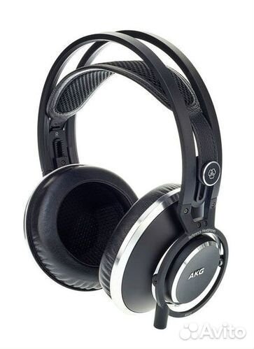 AKG K-872