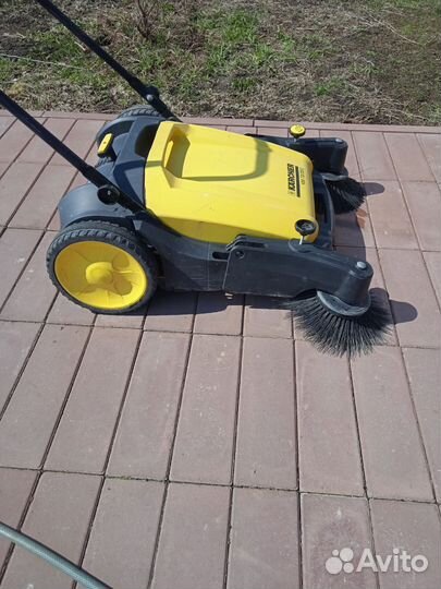 Подметальная машина Karcher KM 70/20 C