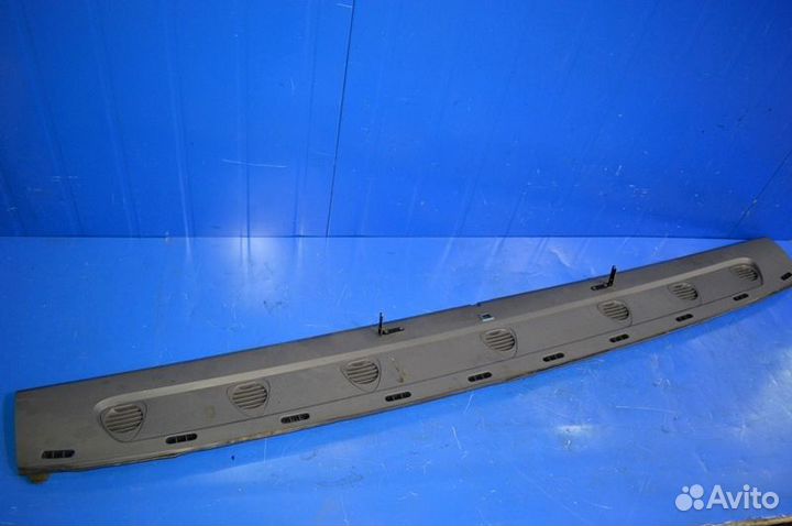 Пластиковая накладка под лобовым стеклом scania R