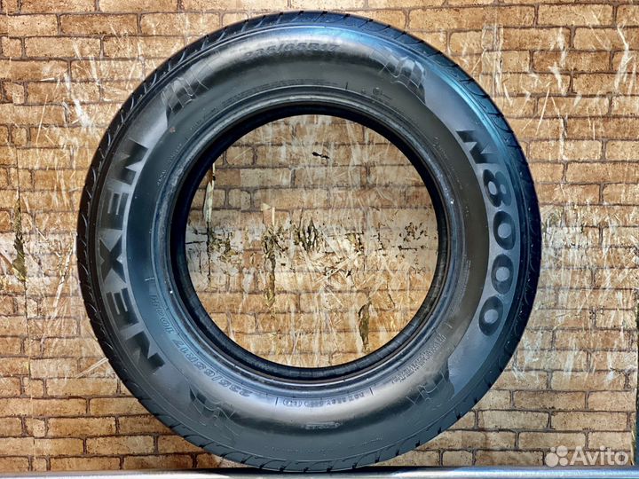 Nexen N8000 235/65 R17 104H