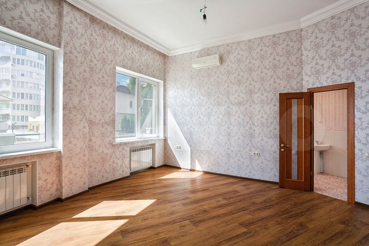 4-к. квартира, 164,7 м², 1/7 эт.