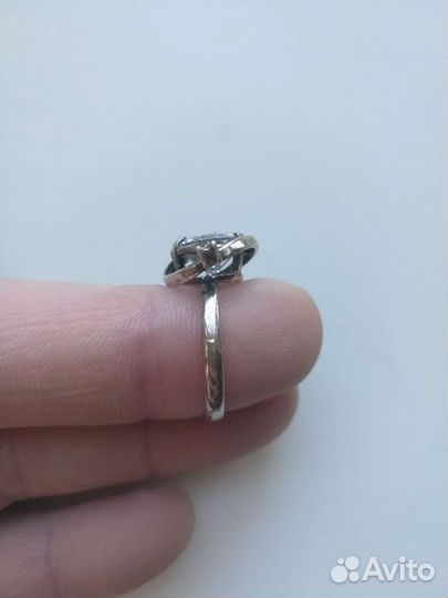 Серебряное кольцо женское