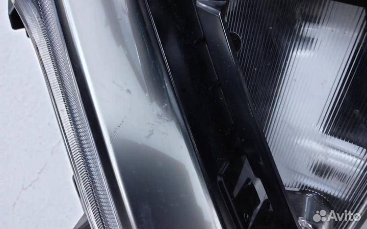 Фара правая Kia Carnival