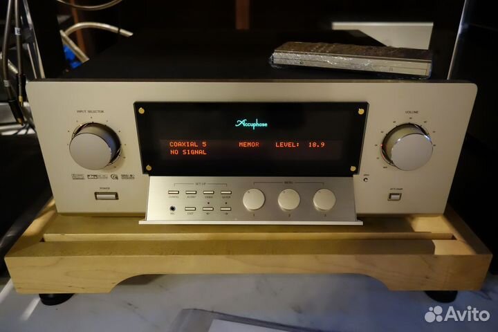Accuphase AV control center VX-700