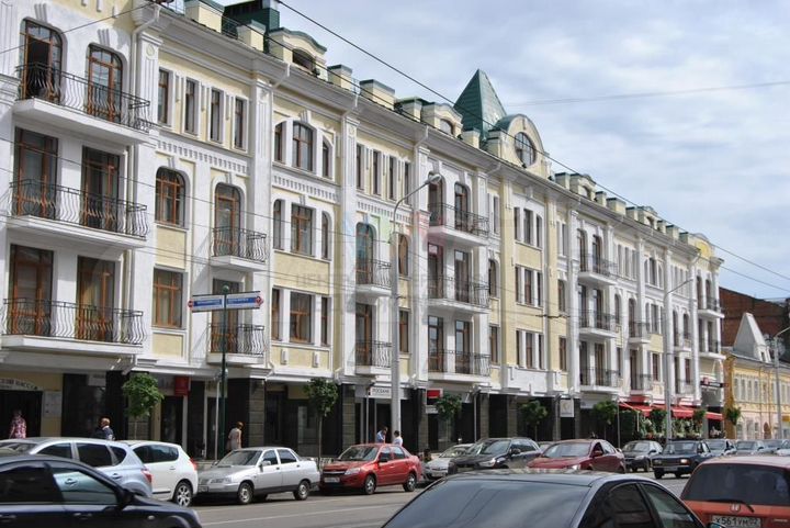 Торгово-офисное помещение в бизнес-центре