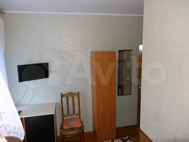 Комната 13 м² в 3-к., 2/2 эт.