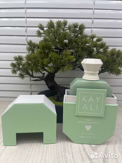 Kayali YUM pistachio gelato 33