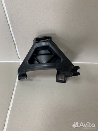 Кронштейн бампера передний Ford Focus 2