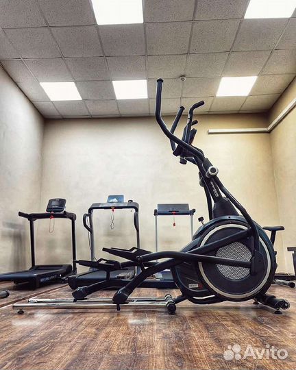 Эллиптический тренажер