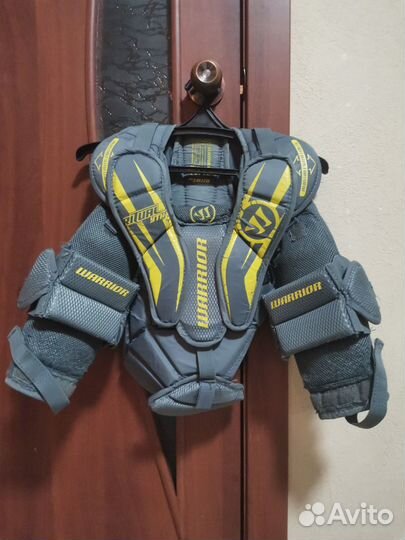 Вратарский нагрудник,трусы вр. JR, ролики