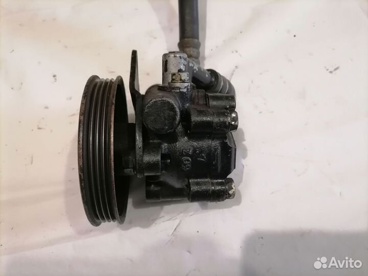 Насос гидроусилителяNissan Primera P11