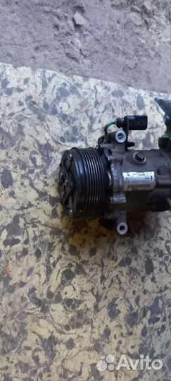 Компрессор кондиционера VAG