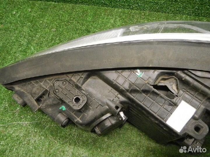 Фара правая Hyundai Santa Fe