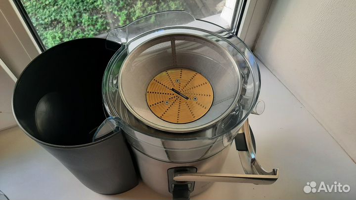 Coковыжималка Bork S700