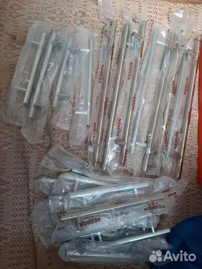 Мебельная фурнитура полозки, ручки, петли и т.д