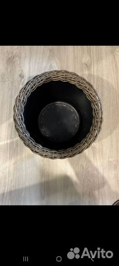 Кашпо для цветов из ротанга