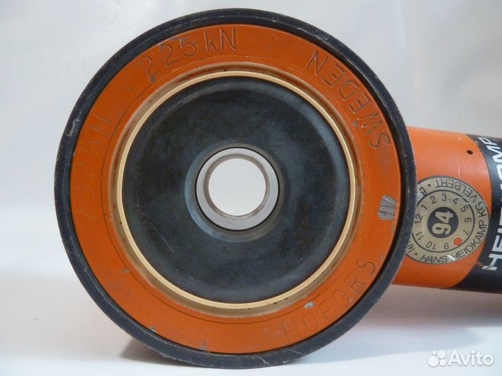 Уникальный цилиндр домкрат с полым штоком 23 тонны