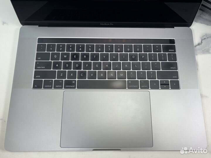 MacBook Pro 15 2017 i7 16/1tb/Radeon555 2 gb