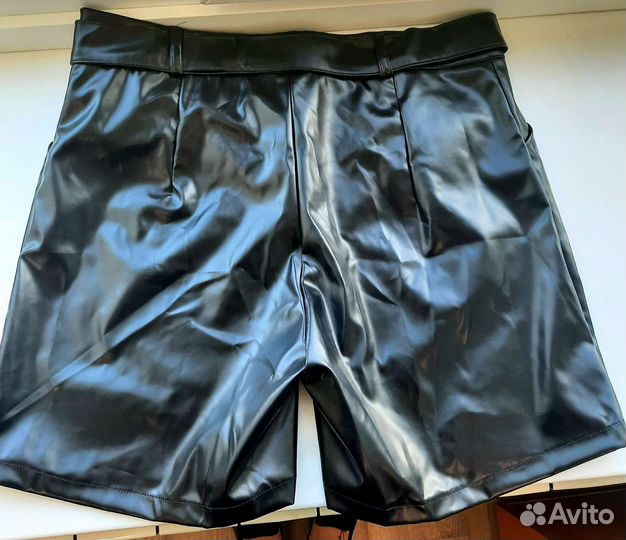 Кожаные шорты