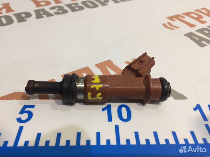 Тойота Камри Форсунка топливная