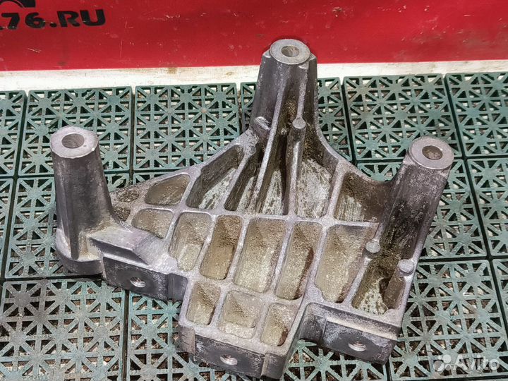 Кронштейн опоры двс Opel Agila A Z12XE