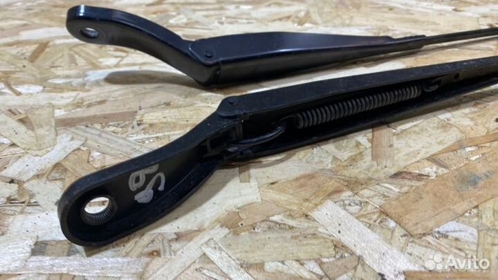 Поводок дворника Peugeot Partner 1.6 2012