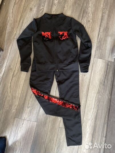 Костюм спортивный