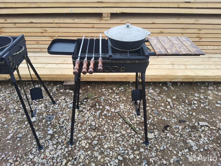 Мангал с подказанником на 10 шампуров