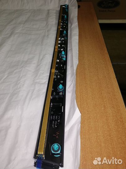 Накладка задней двери toyota land cruiser 200