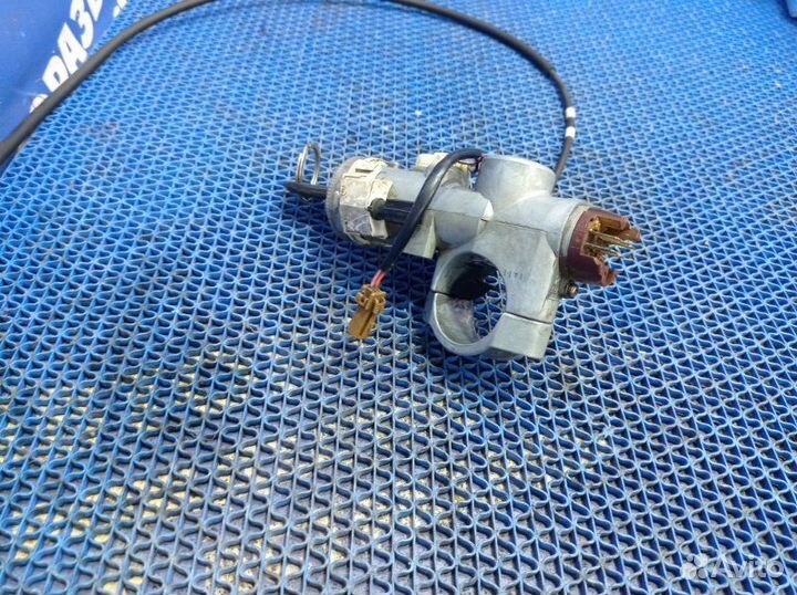 Замок зажигания Nissan Cefiro A33 седан VQ20 2000