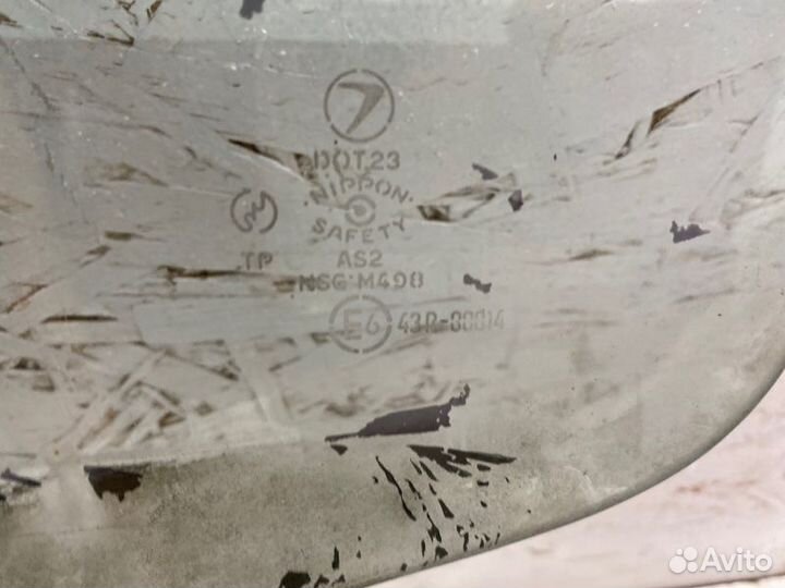 Стекло двери заднее правое Subaru Impreza седан