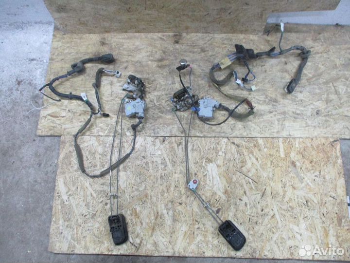 Замки дверей Ниссан Патрол Y 61