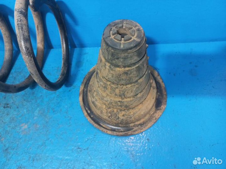 Пружина задняя Toyota Land Cruiser 200 2007-2019