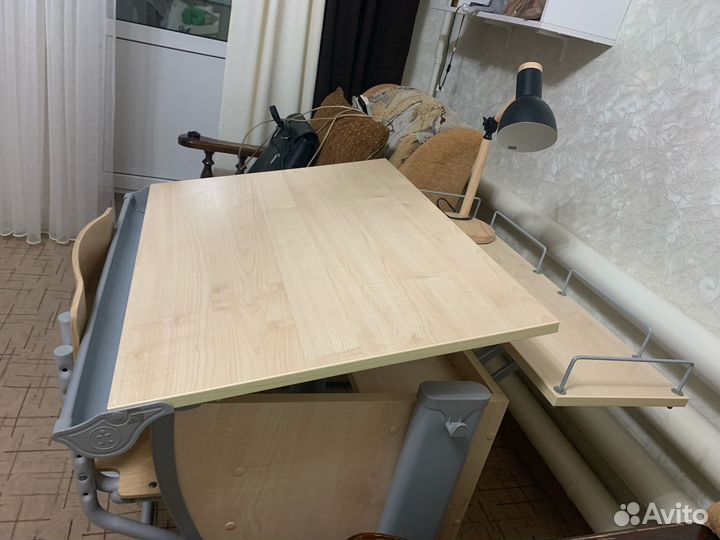 Продам школьную парту